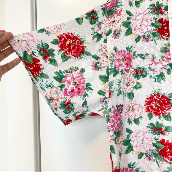 Vintage Victoria’s Secret Floral Silky Button Down - Picture 3 of 8